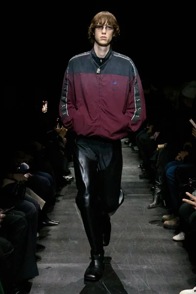 Look 50